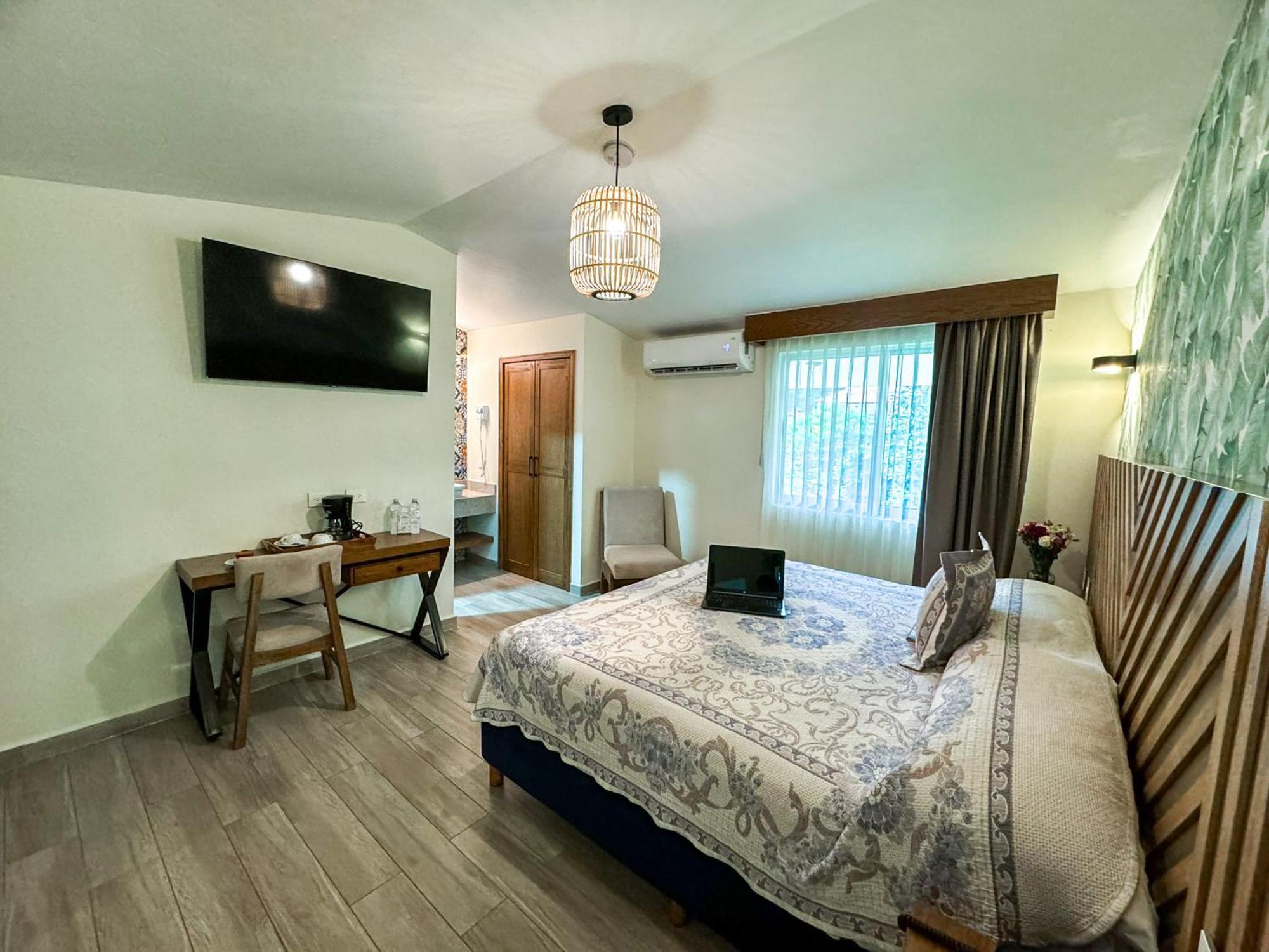 Hotel Isabel Guadalajara Kültér fotó
