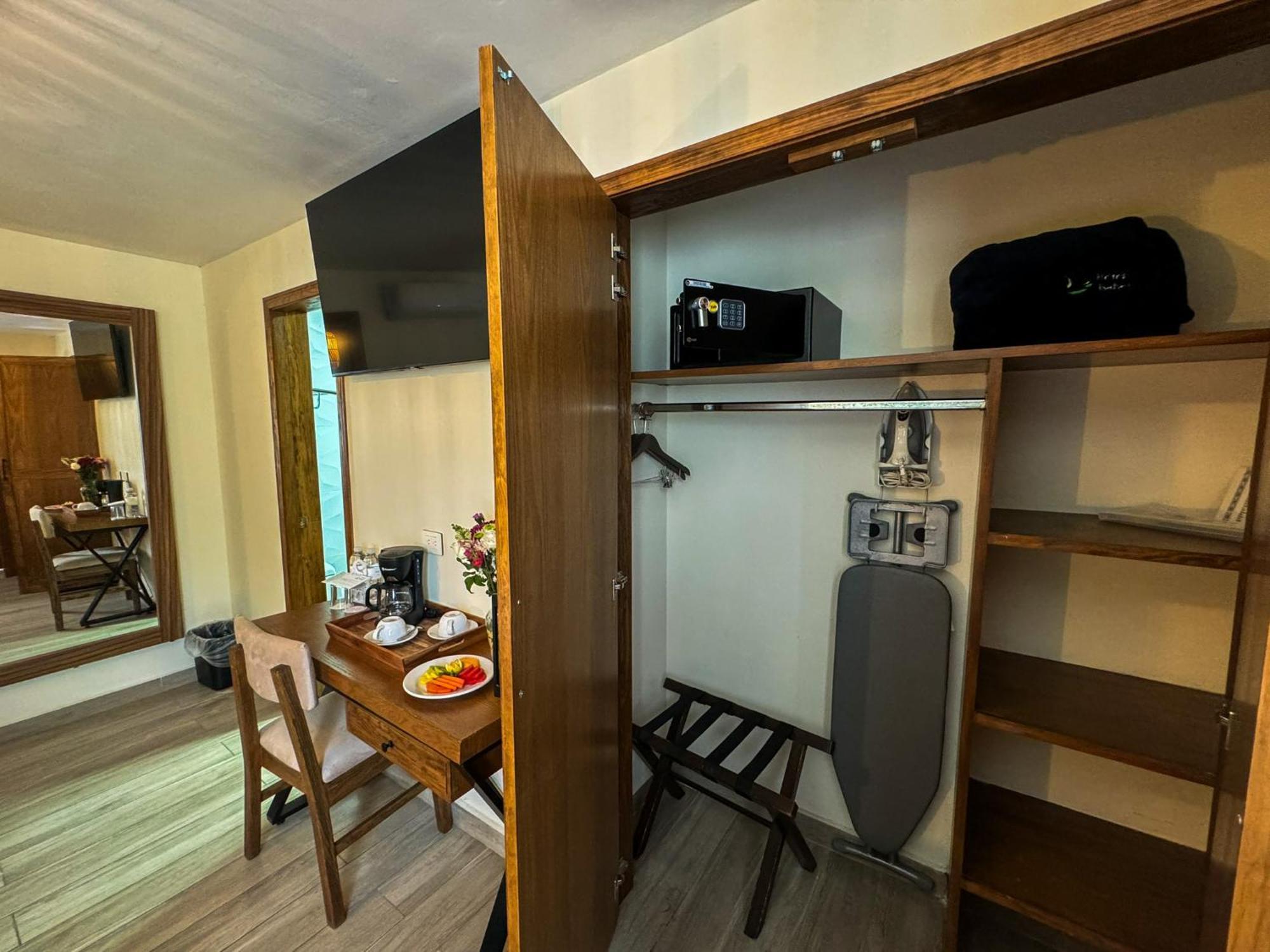 Hotel Isabel Guadalajara Kültér fotó